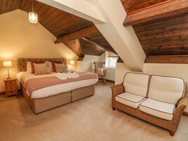 3 dormitorios, decoración individual, mobiliario individual