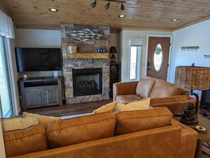 Smart TV, fireplace, video games, books