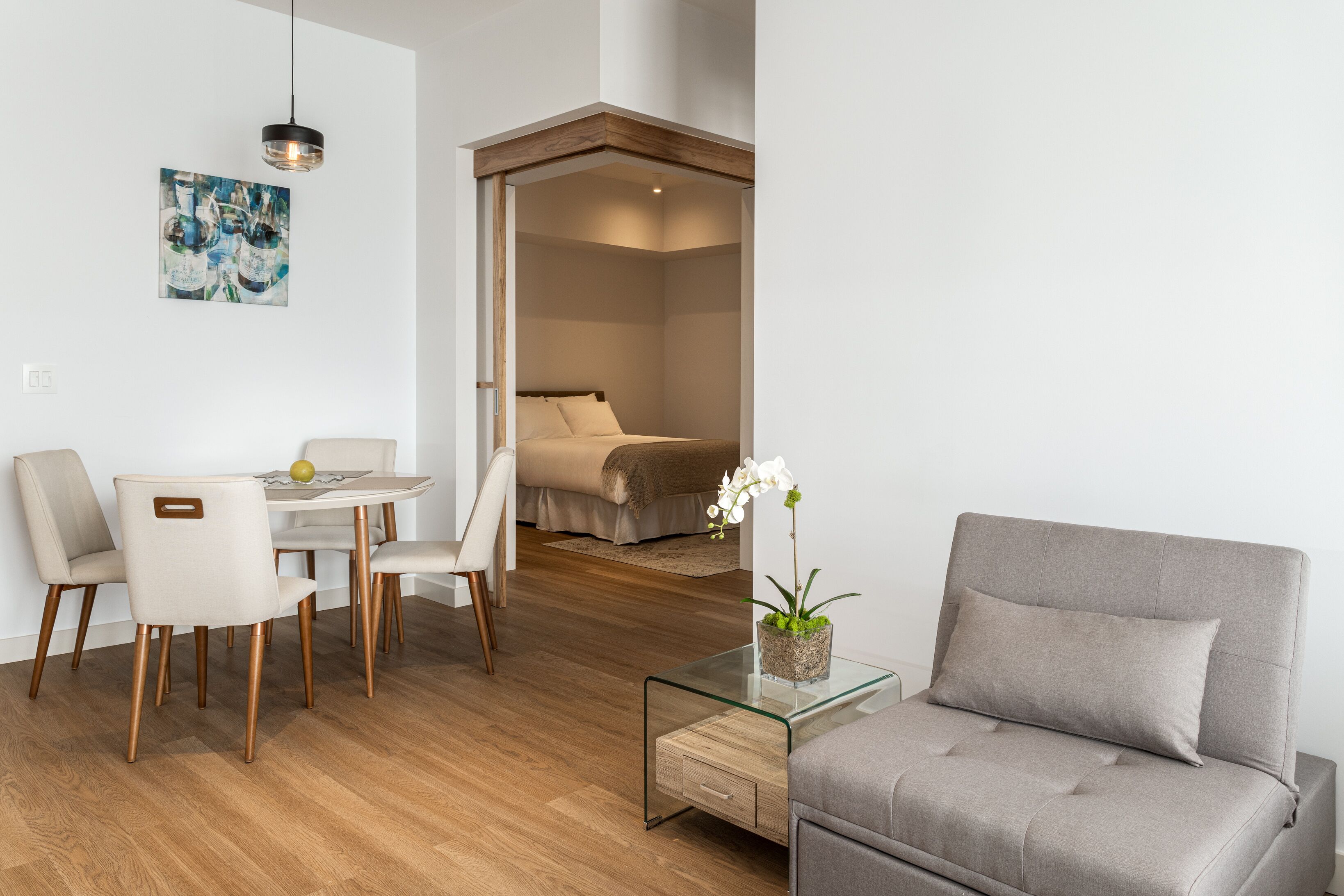 Superior Quadruple Room | Living area | Flat-screen TV