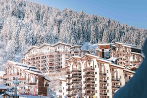 Exterior - 10m from ski slopes, 1st floor, balcony, ski locker, 41m², La Tania (Courchevel)