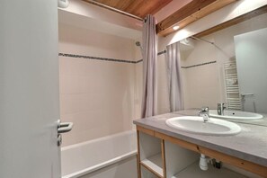 Bathtub