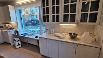 House, Multiple Beds | Private kitchen | Fridge, microwave, oven, stovetop