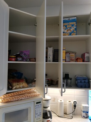 Hus - flera sängar | Eget kök | Kylskåp, mikrovågsugn, ugn och spishäll