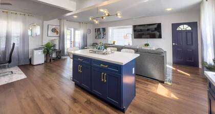 Luxury Villa with hot tub! Walk to Beach & Bars