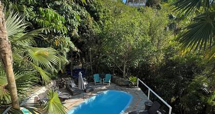 Just Peachy Private Pool Villa, Ford Bronco, Solar+Battery backup, near Cruz Bay