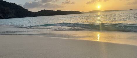Beach nearby, sun-loungers, beach towels