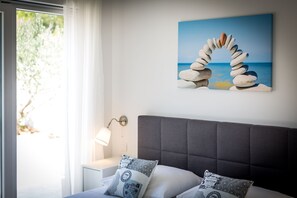 Family Villa | 6 bedrooms, memory foam beds, travel crib, free WiFi - Villa Blanca (Bol)