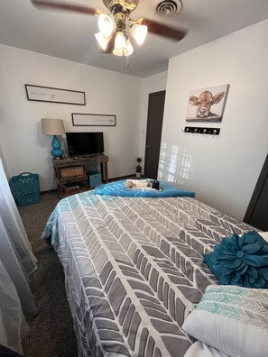 3 slaapkamers, een kluis op de kamer, een bureau