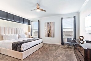 6 chambres, bureau, fer et planche à repasser, lit de bébé portatif