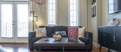 Télévision, chaîne hi-fi