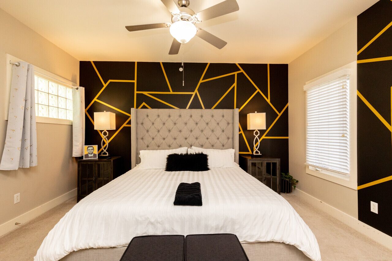 2 slaapkamers, een bureau, een strijkplank/strijkijzer, wifi