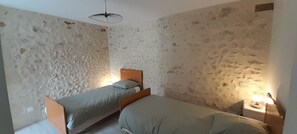 2 chambres, draps fournis