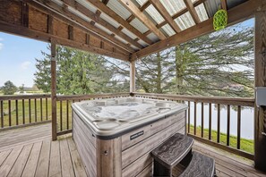 Tina de hidromasaje al aire libre