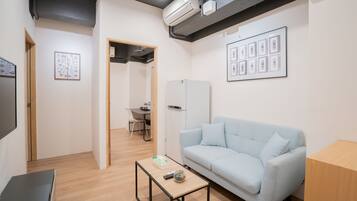 Family Room, 2 Bedrooms | Bathroom | Shower, hydromassage showerhead, free toiletries, hair dryer