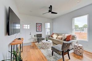 スマートテレビ、書斎 / ワークスペース