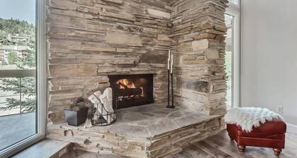 Luxury ski condo: 150 Yds to Lifts 100 Yds to SKi School @ Deer Valley!