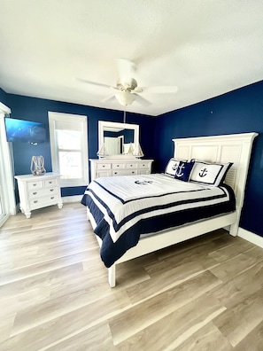 3 bedrooms, desk, travel crib, WiFi