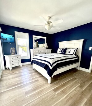 3 bedrooms, desk, travel crib, WiFi - Ocean Side Townhouse, Pools, Marina, Lagoon, Tennis Pickle ball, Security (Key Largo)