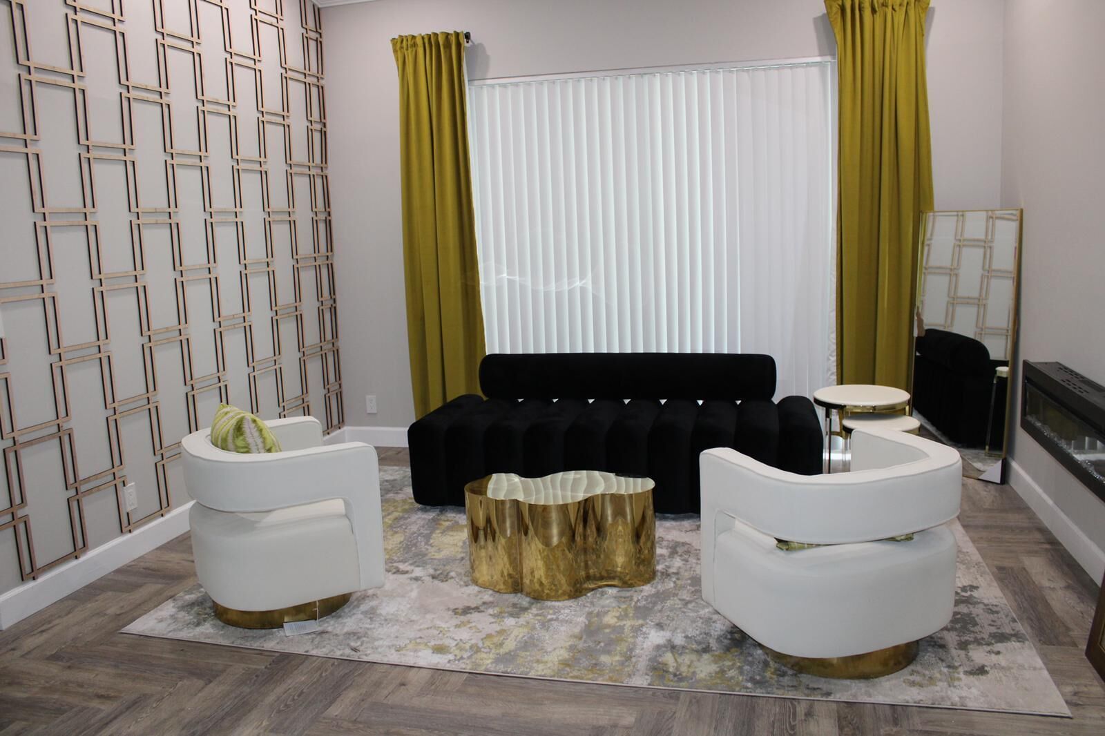 Cozy 3 bedroom 1.5 bathroom modern kitchen and a private pool