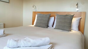 4 slaapkamers, reisbedje, gratis wifi, beddengoed