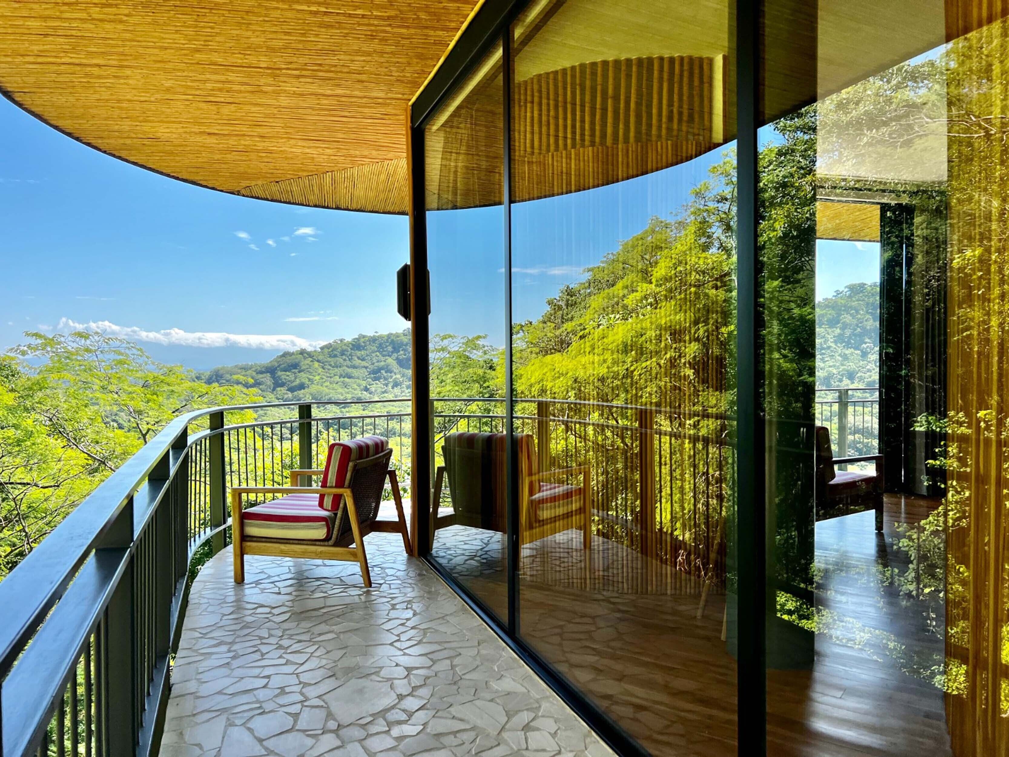 Treetop Suite with Pool view | Terrace/patio