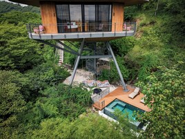 Treetop Suite with Pool view | Premium bedding, down comforters, minibar, in-room safe