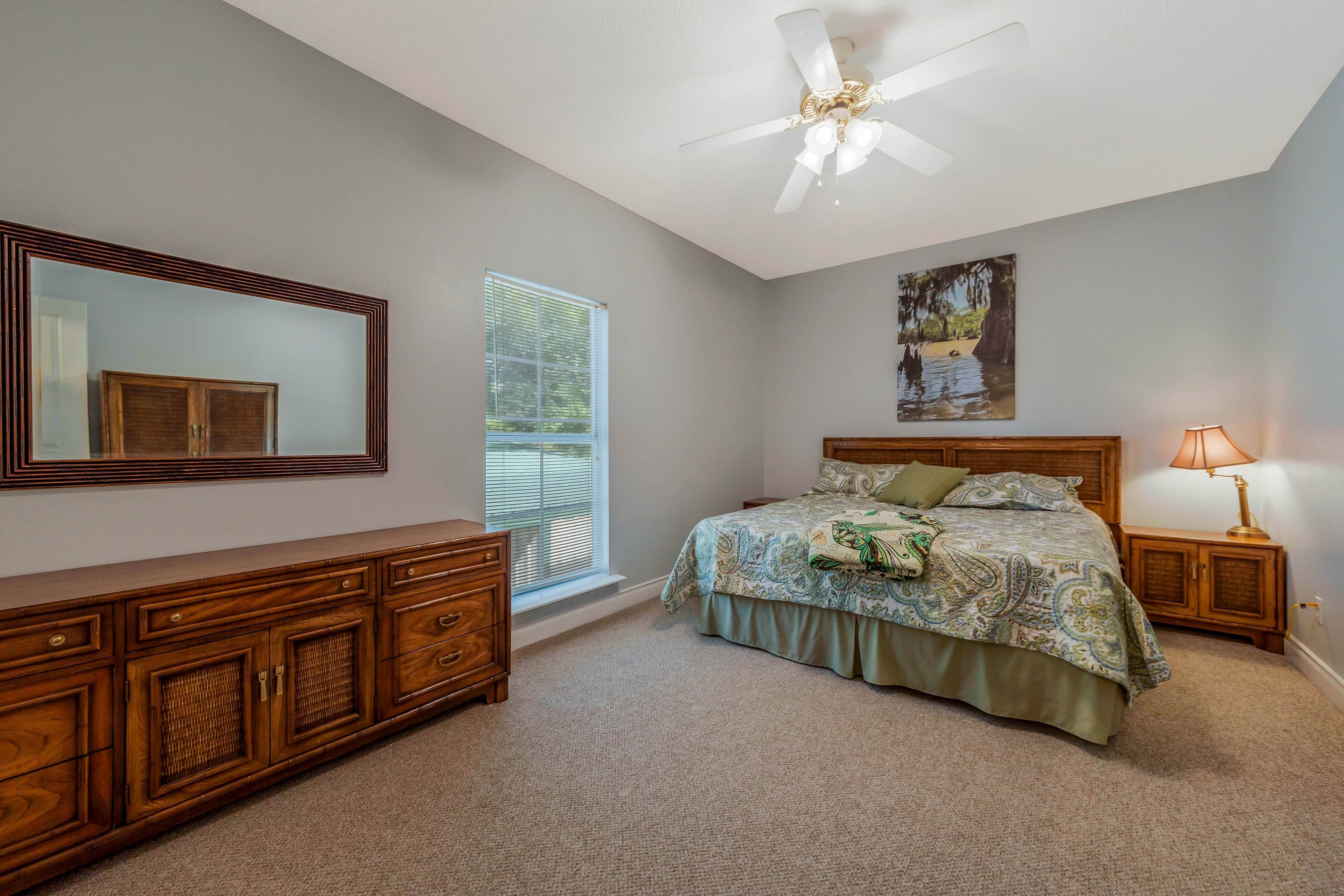 3 bedrooms, desk, iron/ironing board, free WiFi