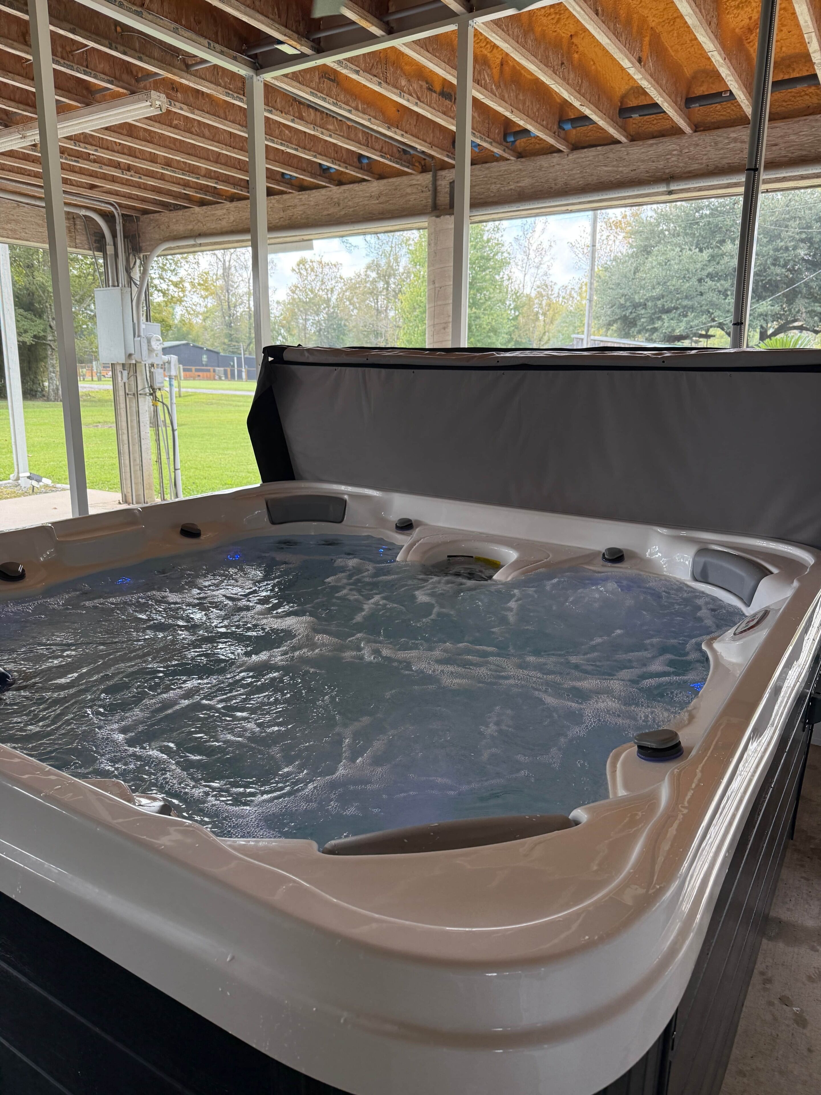 Indoor spa tub
