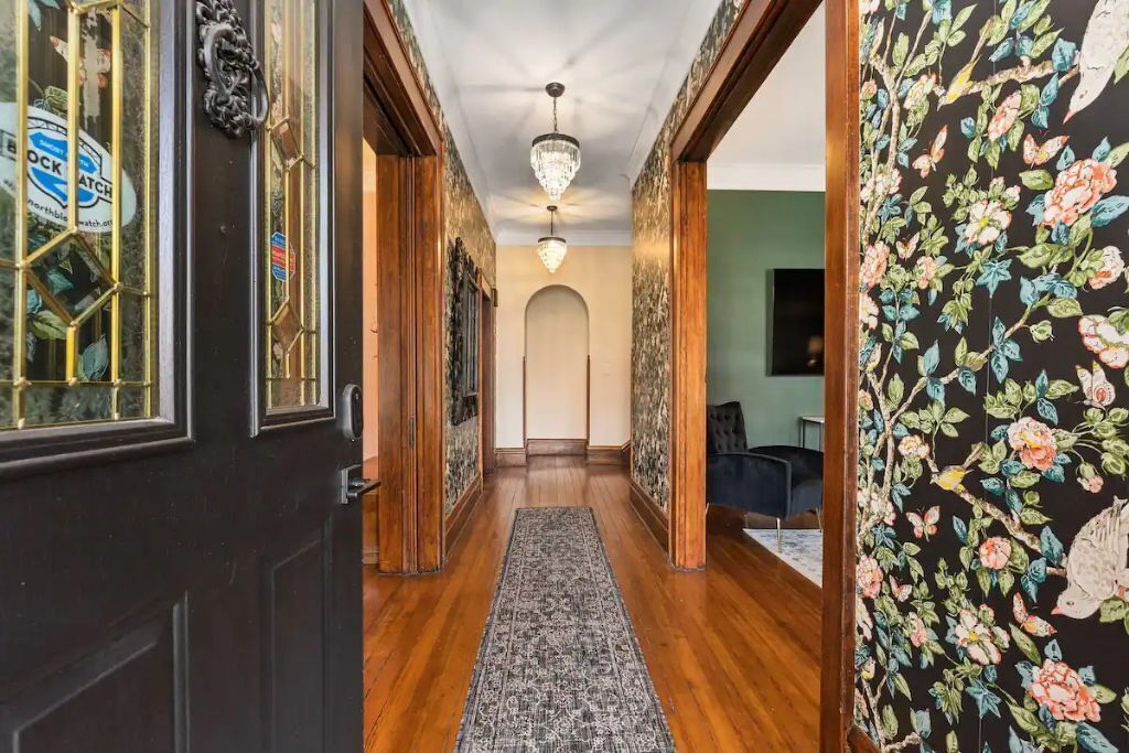 5BR Private Mansion 'King of Clovers' close to OSU