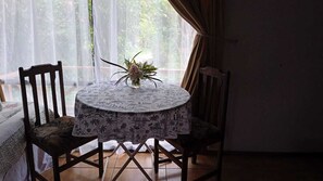 Familien-Vierbettzimmer | Blick auf den Garten