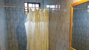 Familien-Dreibettzimmer | Badezimmer