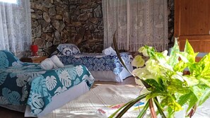 Classic Triple Room | Free WiFi