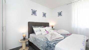2 bedrooms, iron/ironing board, free WiFi, bed sheets