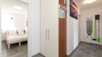 2 bedrooms, iron/ironing board, free WiFi, bed sheets