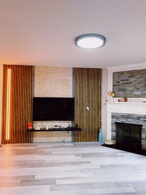 Interior - Spacious, quiet 4 br 🏡 1 mile to DT Lawrenceville (Lawrenceville)