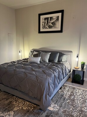 1 bedroom, desk, iron/ironing board, free WiFi - Spacious Townhouse in the Heart of Uptown (Charlotte)