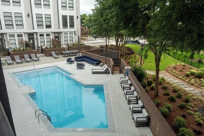 Spacious Townhouse in the Heart of Uptown
