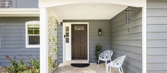 Cheerful 4-bedroom home in North Central Indy