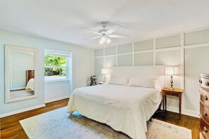 4 bedrooms, desk, iron/ironing board, travel crib