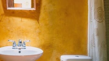 Standard Room | Bathroom