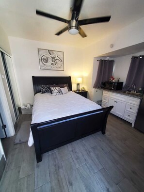 1 bedroom, desk, iron/ironing board, free WiFi