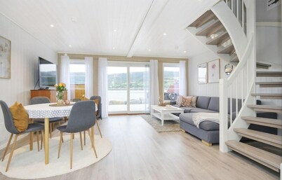 Stunning home in Eidsvåg i Romsdal