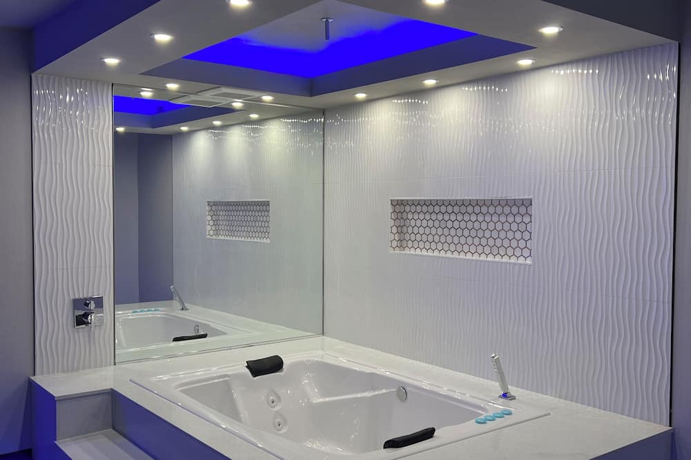 Imperial Suites - Adults Only