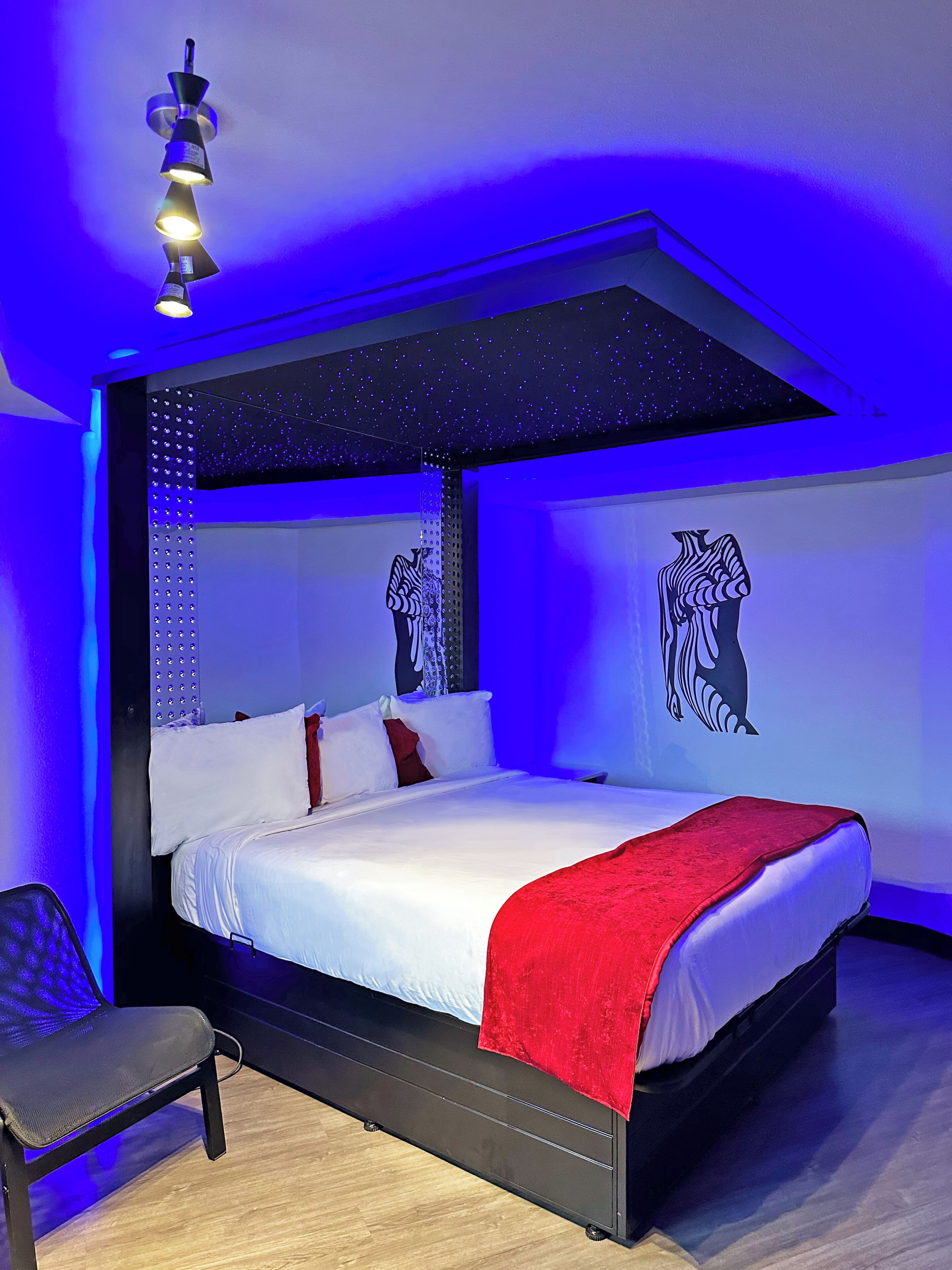 Standard Suite (Jacuzzi) | Free WiFi