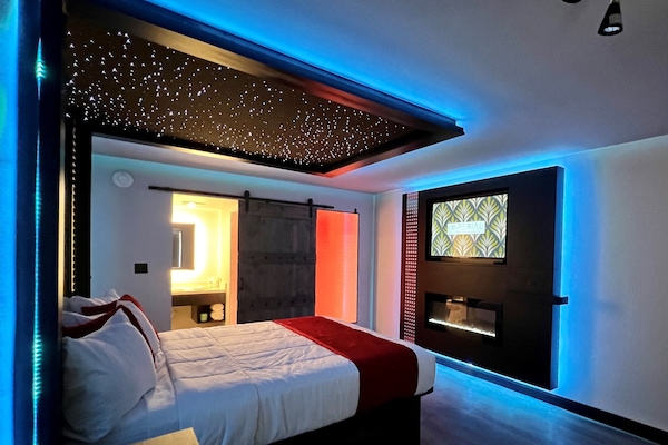 Standard Room, 1 King Bed