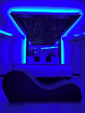 Presidential Jacuzzi Suite | Free WiFi - Imperial Suites - Adults Only (Jackson)