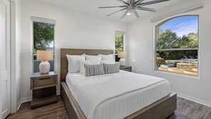 6 bedrooms, desk, iron/ironing board, travel cot