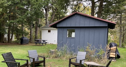 Restored 1950s Countryside Cottage Retreat