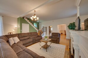 TV, fireplace - 3-Acre Property: Charming Dutch Country Colonial (Reading)