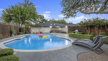 Piscina externa, piscina aquecida